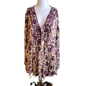 Torrid size 1 Blouse women 1X v-neck tassel flower elastic embroidered texture